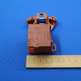 Замок люка для стиральной машины Samsung DC61-20205B