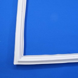 Уплотнитель двери для холодильника Бирюса 0029501000