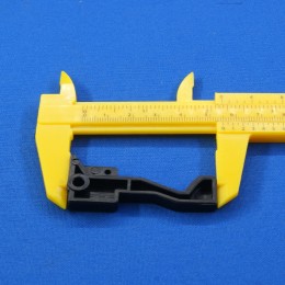 Крючок двери для микроволновки верхний Samsung DE64-01353A