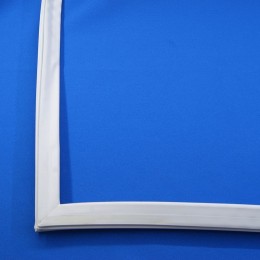 Уплотнитель двери для холодильника Атлант (560x1075) 331603301012