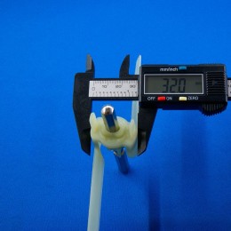 Ось лопасть для кухонного комбайна Bosch 630760