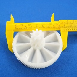 Шестерня большая Белая для мясорубки Braun 7000898