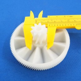 Шестерня большая Белая для мясорубки Braun 7000898