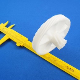 Шестерня большая Белая для мясорубки Braun 7000898